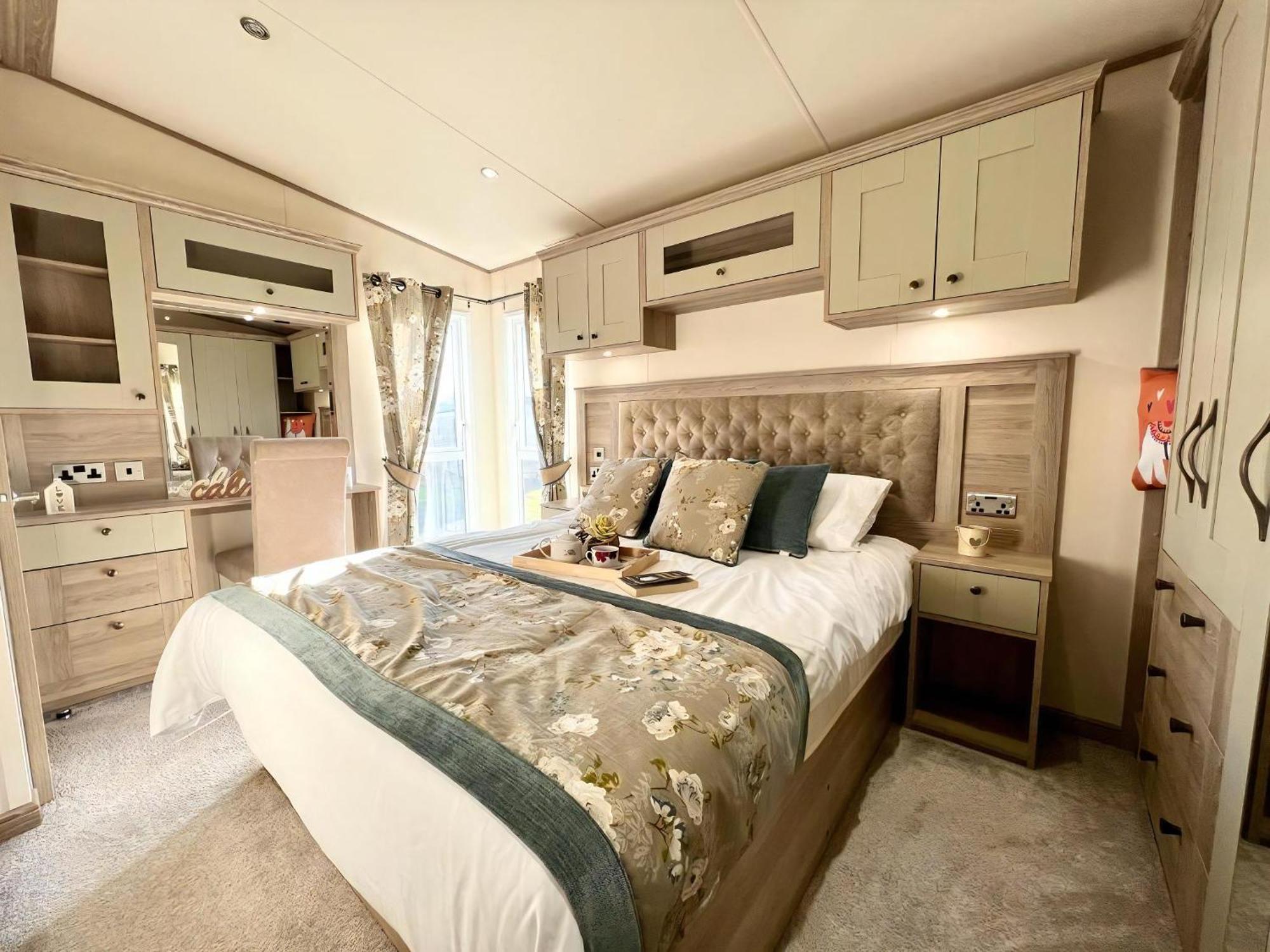 Stunning Caravan With Full Lake View At Southview Holiday Park Ref 33004Ml Skegness Exteriör bild